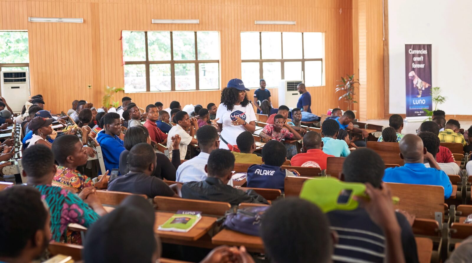 Owenize Odia, Country Manager for Luno Nigeria facilitating a session at the recently launched Cryptocurrency literacy Tour for Universities by Luno