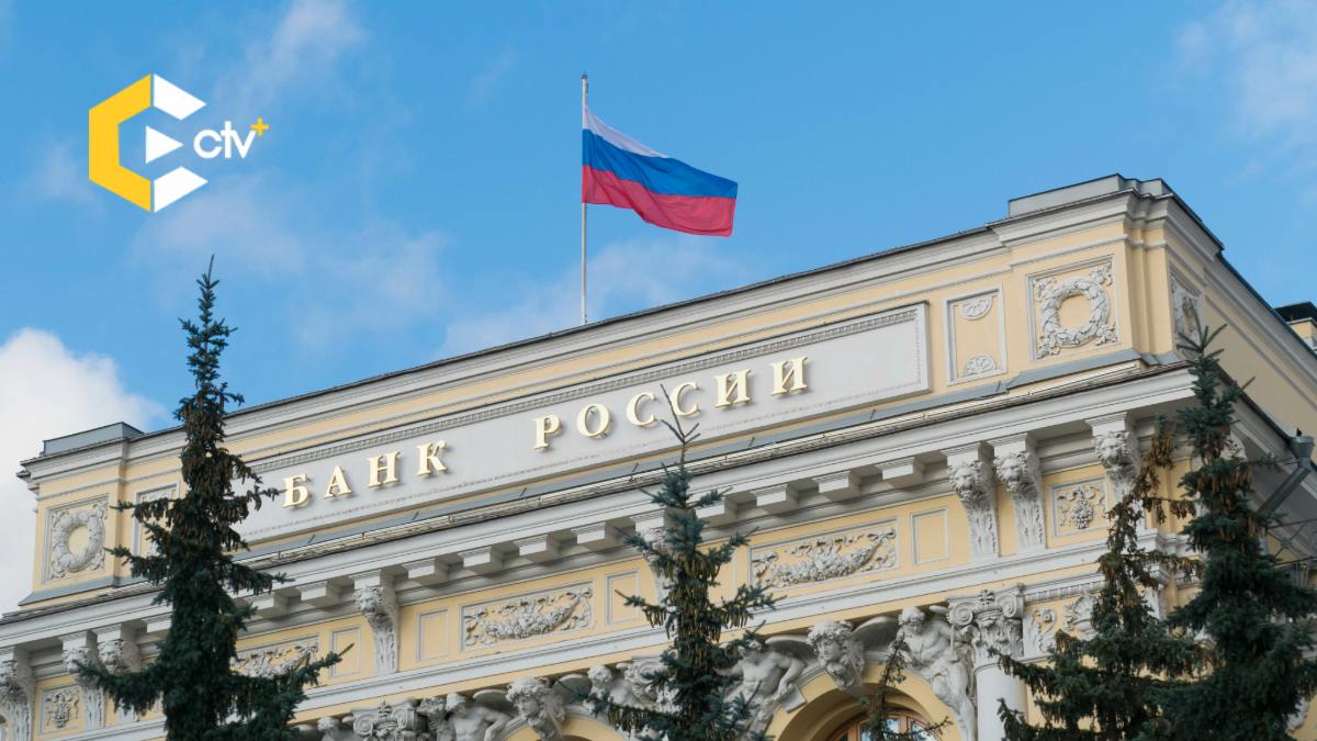 Russia's central bank permits banks to offer accredited investors crypto-tied financial instruments, signaling progress in flexible crypto regulations.